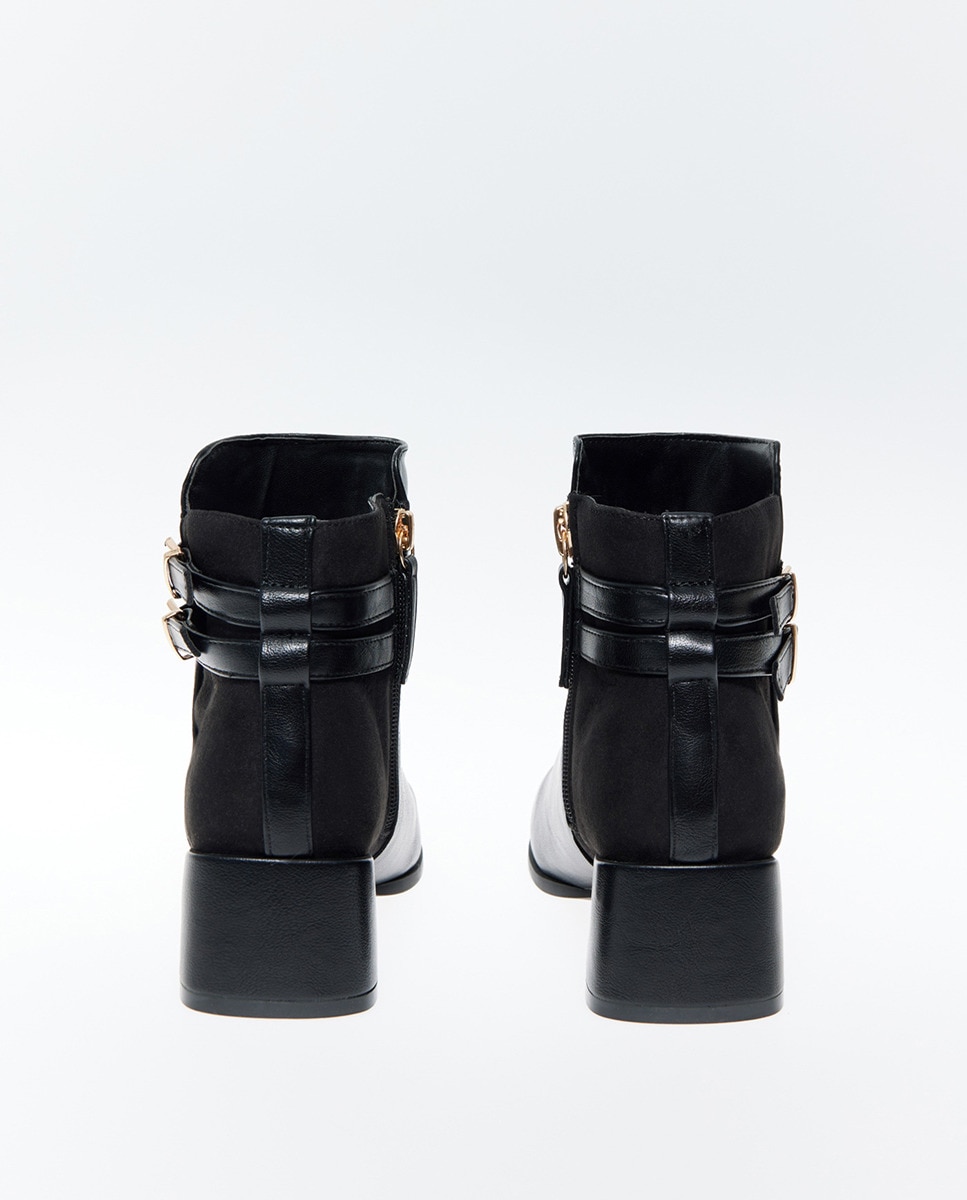Botins de Salto Pequeno com Fivelas Preto-4