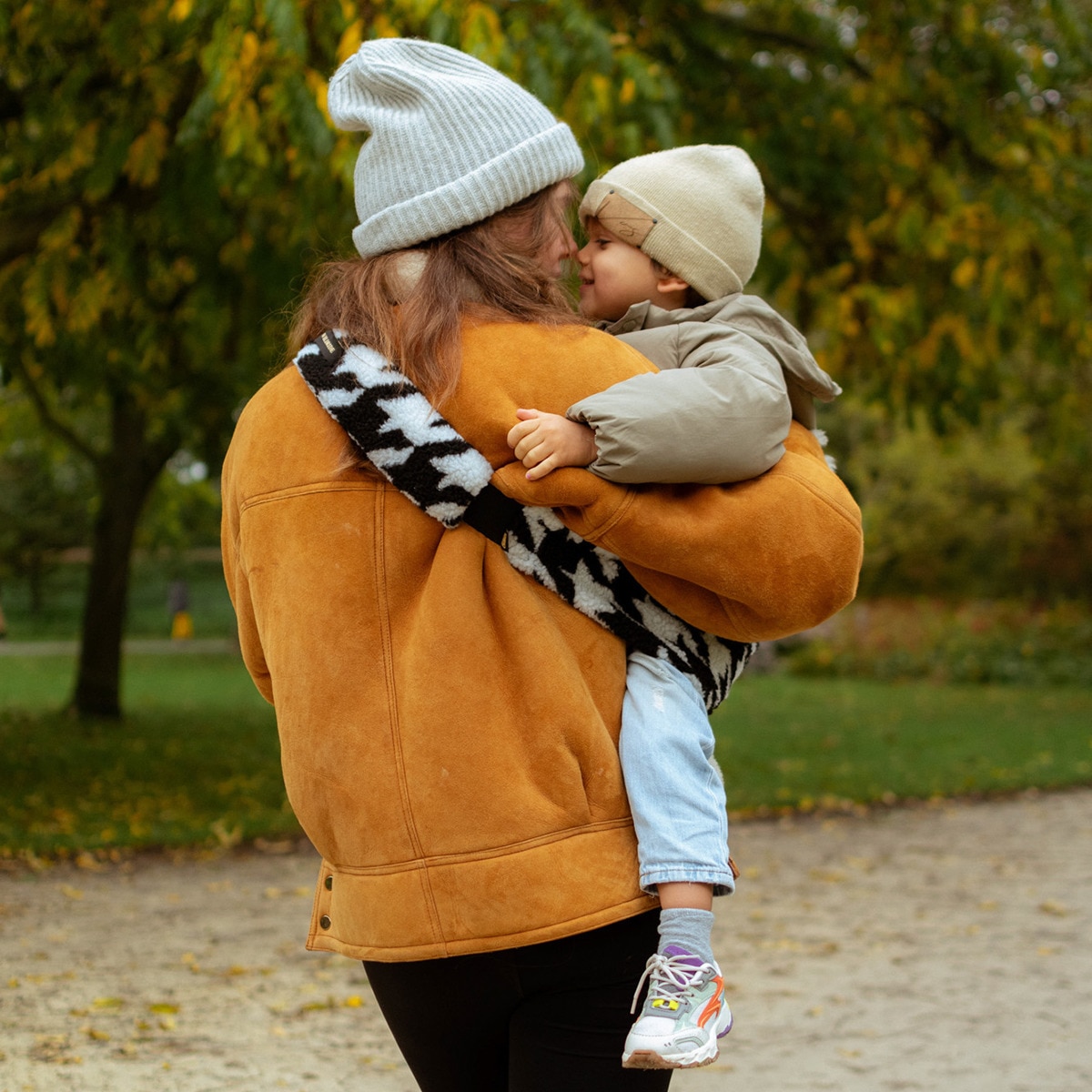 Portabebé bandolera Wildride winter collection · WILDRIDE · El