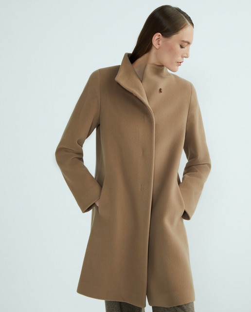 Imagem 0 de Sobretudo 3/4 de 95 cm de Comprimento com Gola Alta Tipo Chaminé