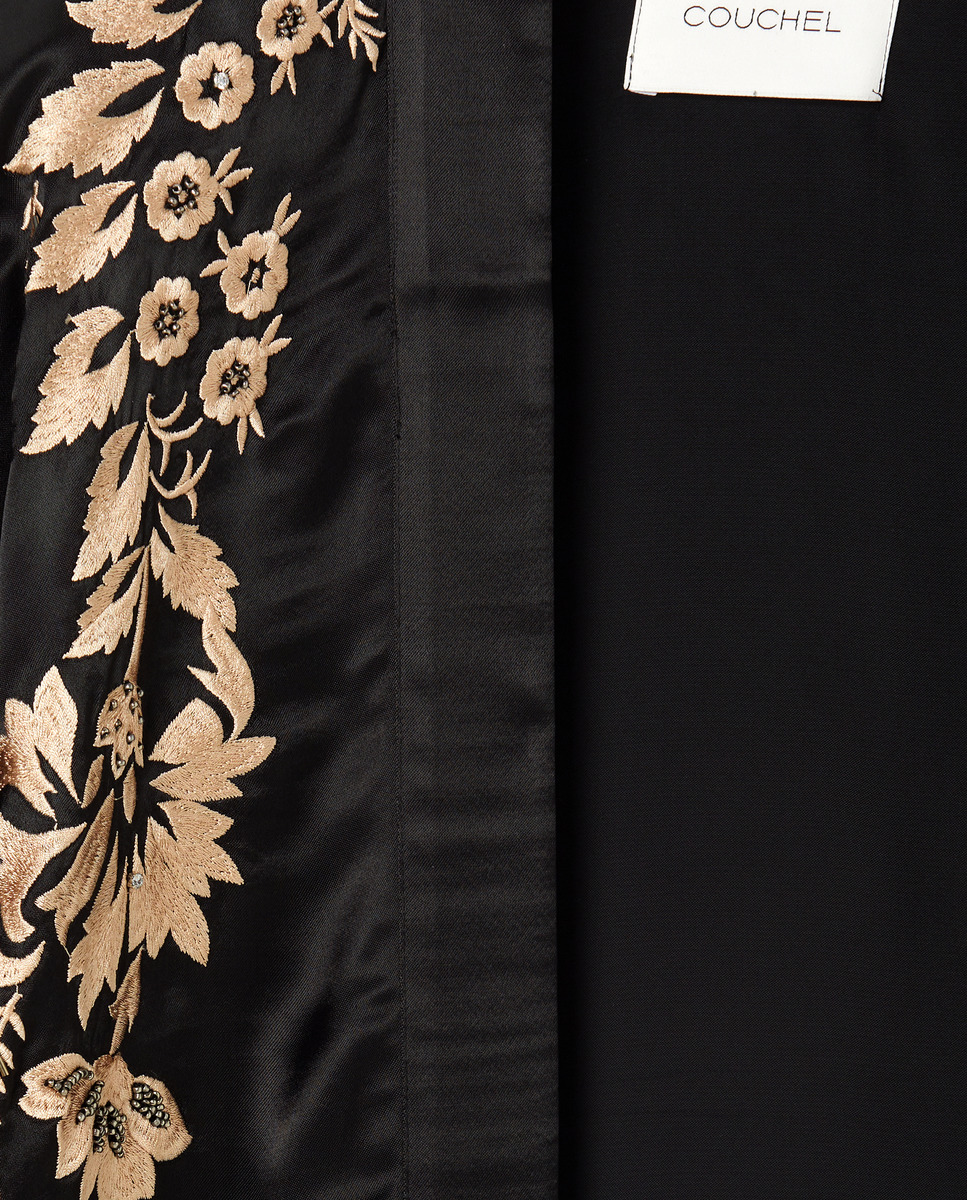 Kimono Curto com Bordado Lateral Preto-6