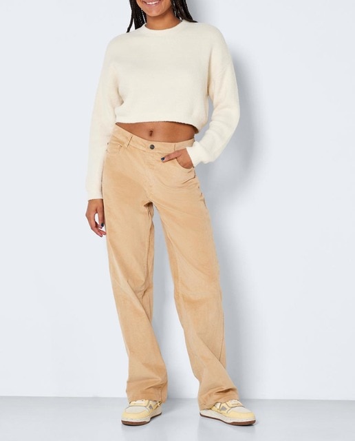 Imagen 0 de Pantalón de mujer tiro medio de pana