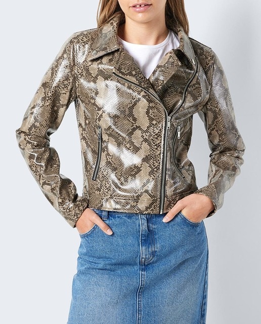 Imagen 0 de Cazadora de mujer estampada estilo biker