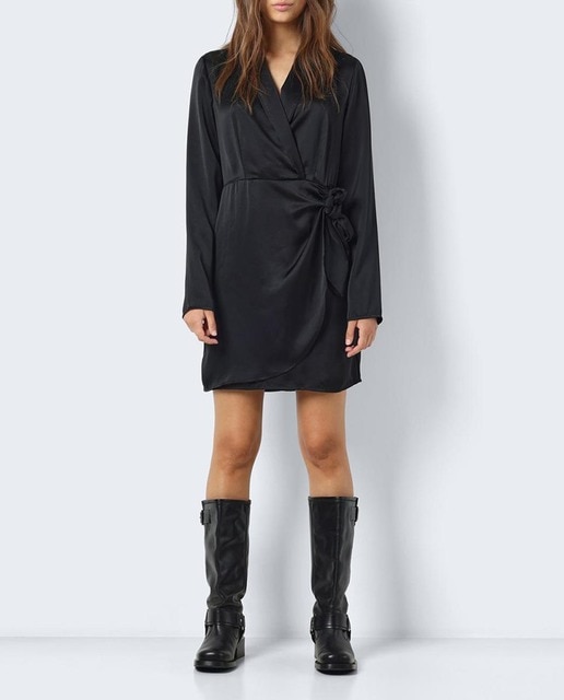 Imagen 0 de Vestido corto efecto cruzado.