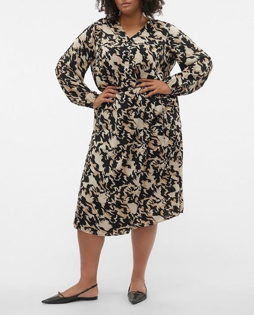 Imagen 0 de Blusa estampada con botones de mujer talla grande