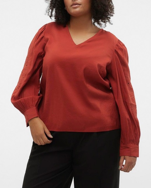 Imagen 0 de Blusa con mangas largas caladas de mujer talla grande