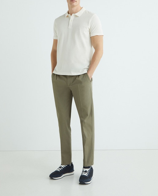 Imagen 0 de Pantalón chino básico de hombre con pinzas regular fit