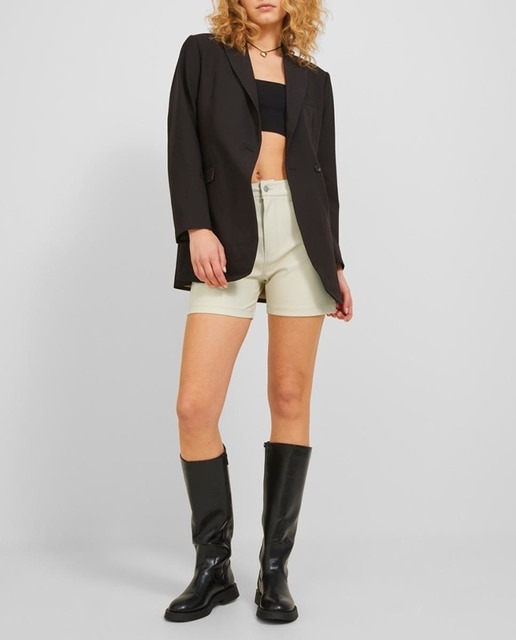 Imagen 0 de Shorts de efecto piel de tiro alto de mujer