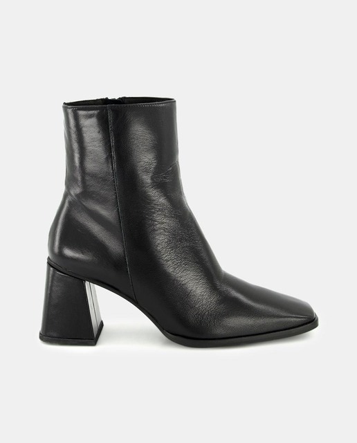 Imagen 0 de Botines de mujer en charol con puntera cuadrada y tacón bloque