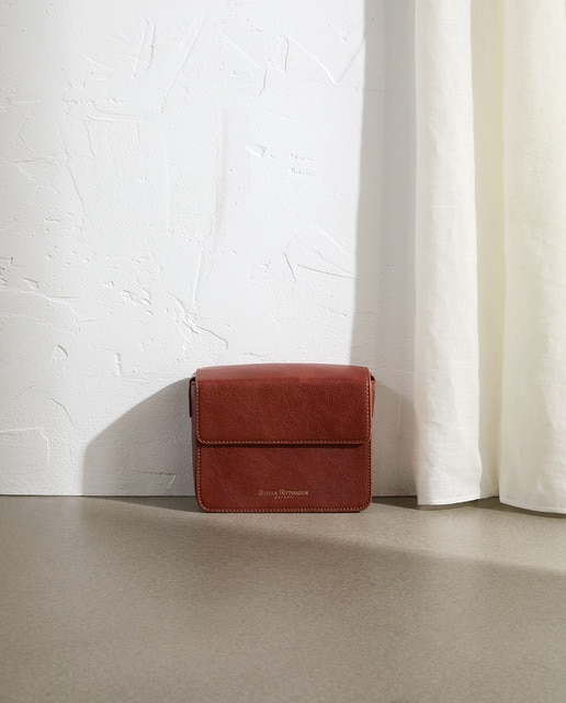 Imagen 0 de Bolso prismático de mujer