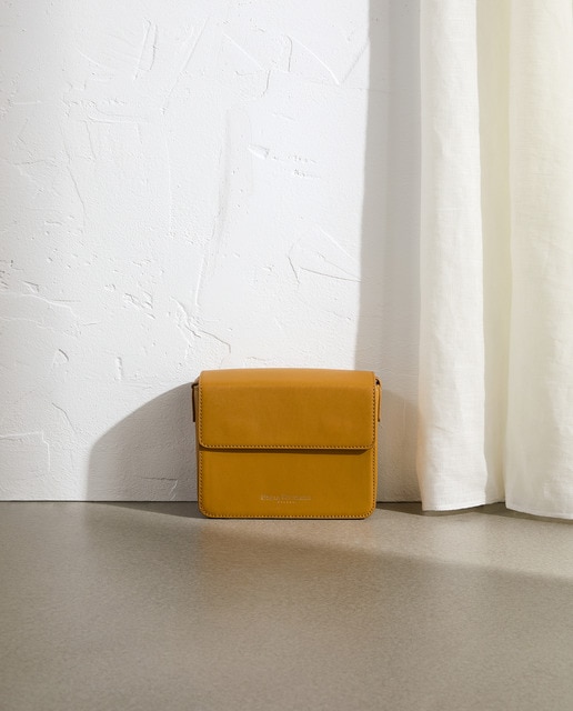 Imagen 0 de Bolso prismático de mujer