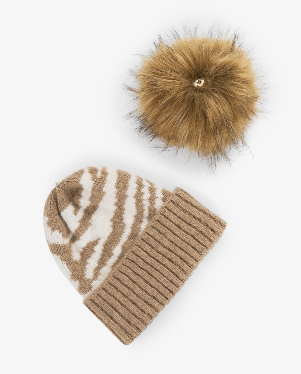 Gorro Jacquard com Pompom de Guaxinim Camel-2