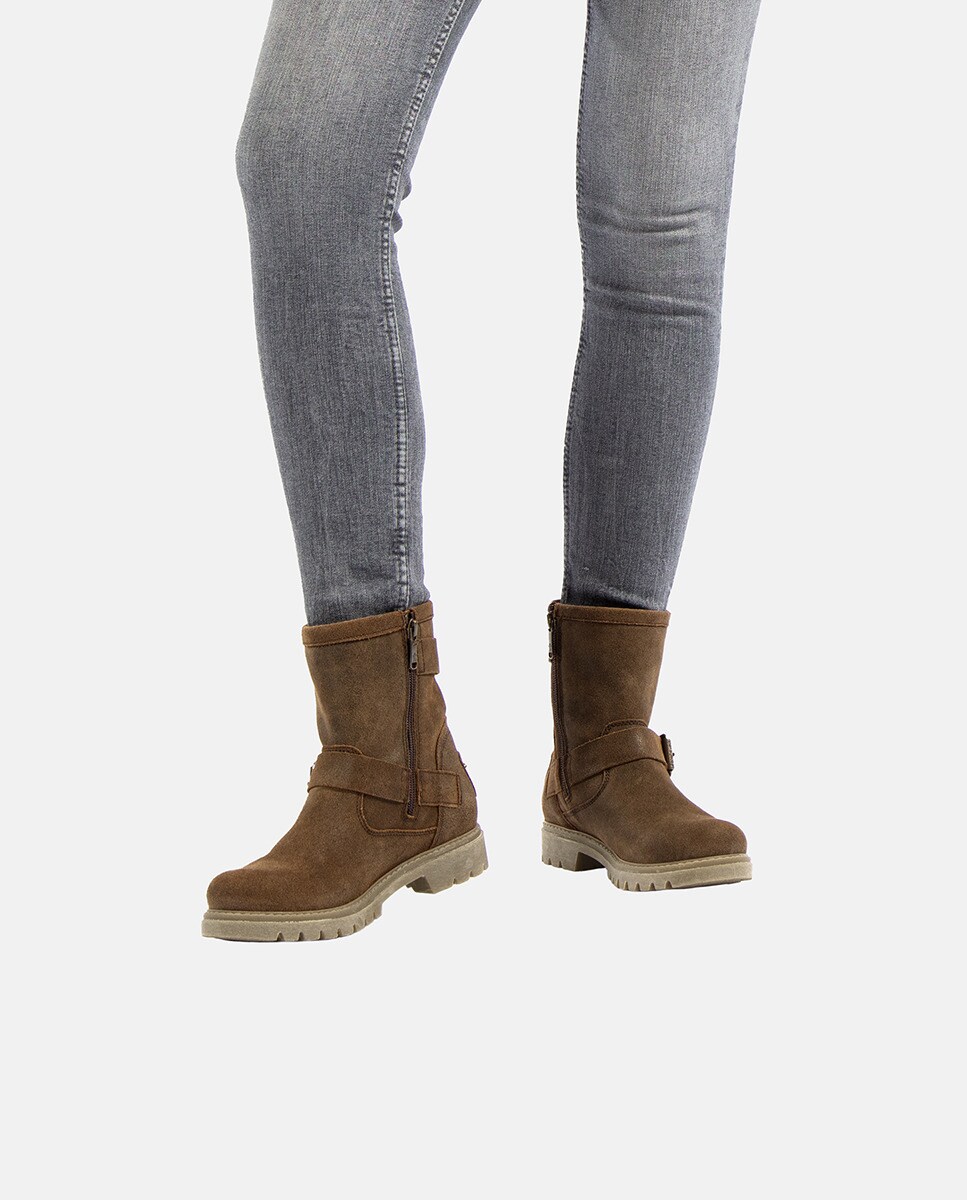 Botas em Velour e com Forro de Pele Castanho-2