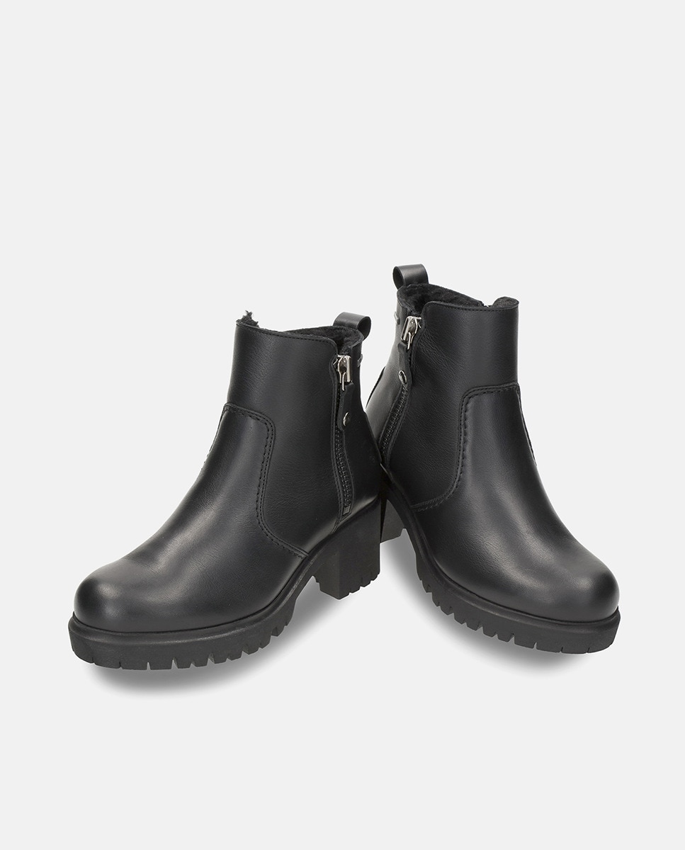 Botins em Pele e com Forro de Goretex Preto-3