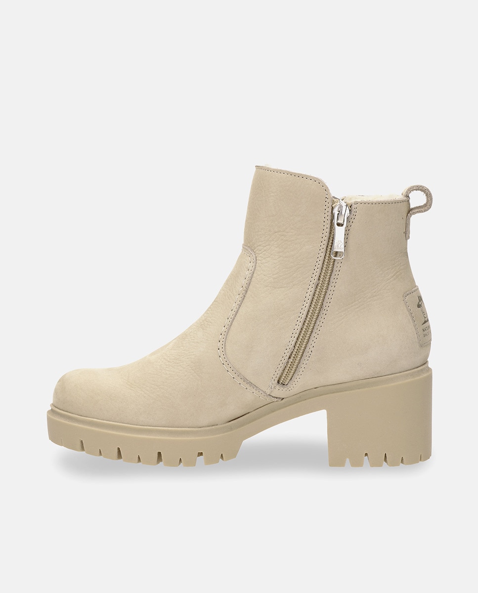 Botins em Pele e com Forro de Goretex Cru-5