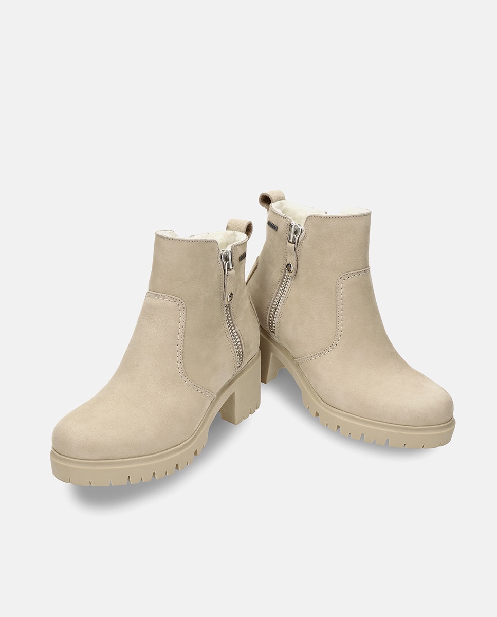 Botins em Pele e com Forro de Goretex Cru-3