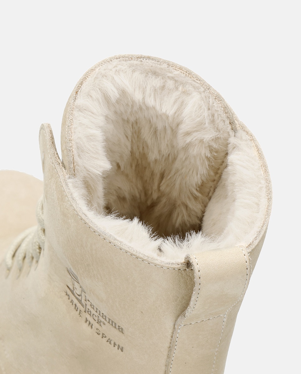 Botas Padma com Forro Interior de Pelo, Salto de Bloco e em Pele Nobuck Waterproof Cru-6