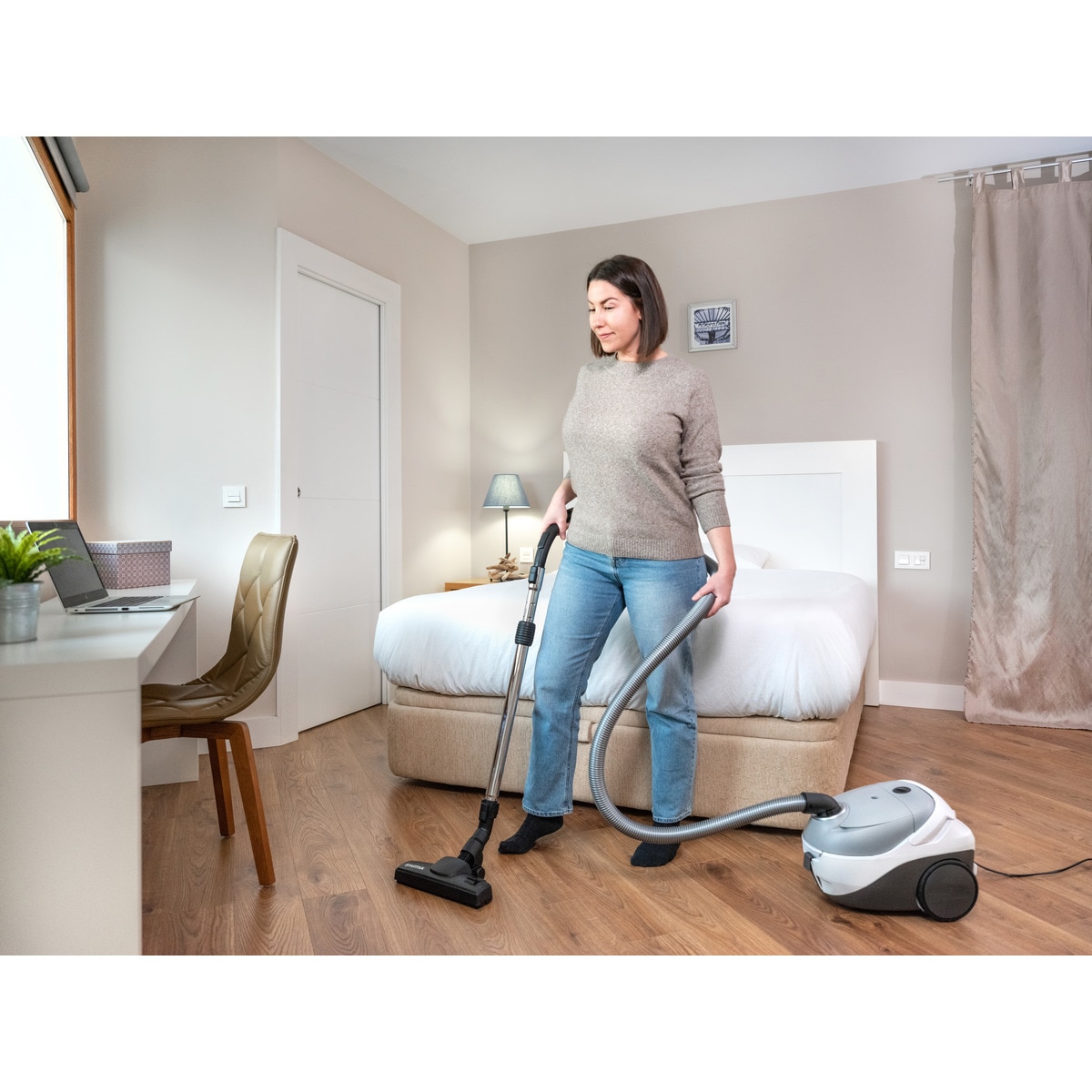 Aspirador con bolsa Nilfisk One  Prime and Clean Air filtro HEPA 13 Gris claro-5