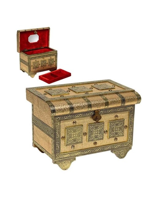 Imagen 0 de Joyero de metal repujado