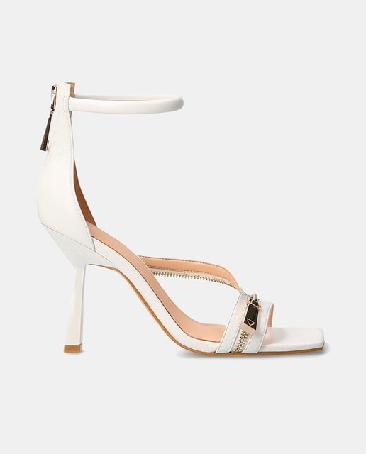 Imagen 0 de Sandalias de mujer en blanco de tiras con tacón de aguja