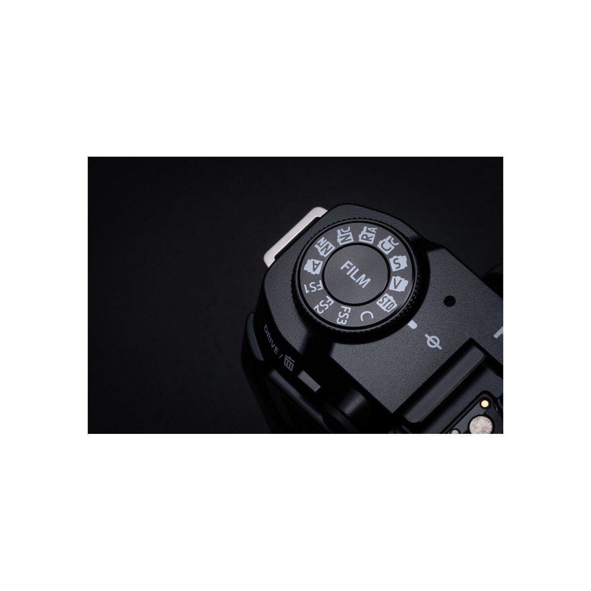 Câmara Evil Fujifilm X-M5 com Objetiva Fujinon XC15-45mm F3.5-5.6 R OIS PZ Preto-9