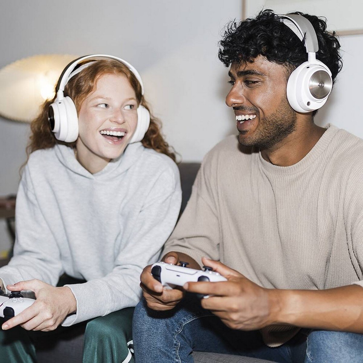 Auscultadores Steelseries Arctis Nova Pro Wireless/Bluetooth Gaming - Branco 4