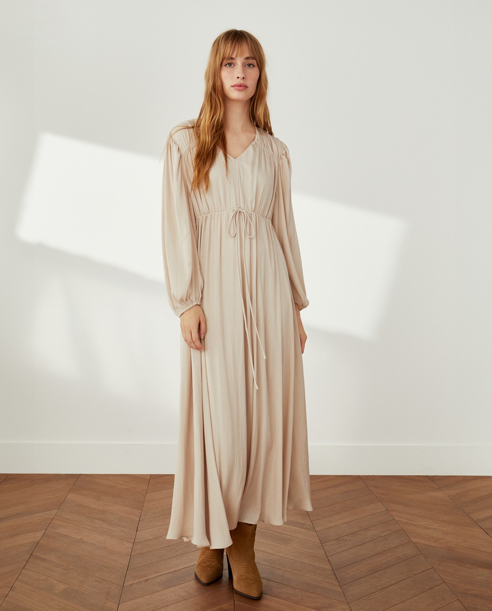 Vestido comprido com decote em bico Branco-marfim-1