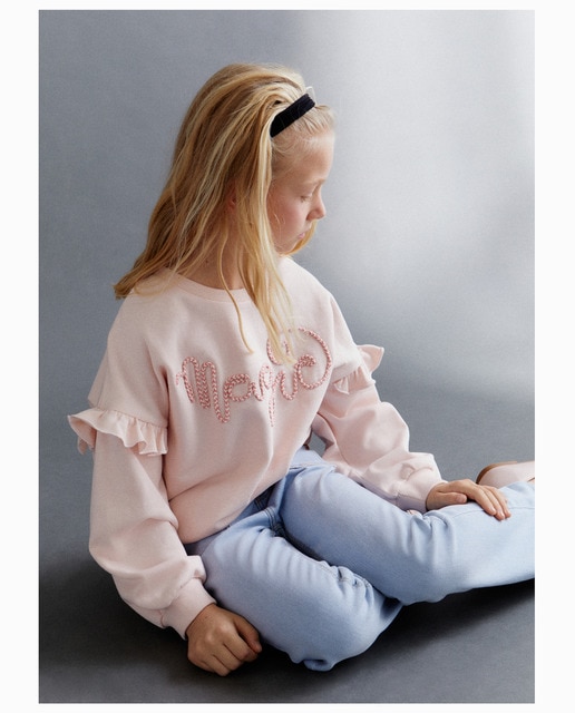 Imagem 0 de Sweatshirt com Folhos e Estampado à Frente
