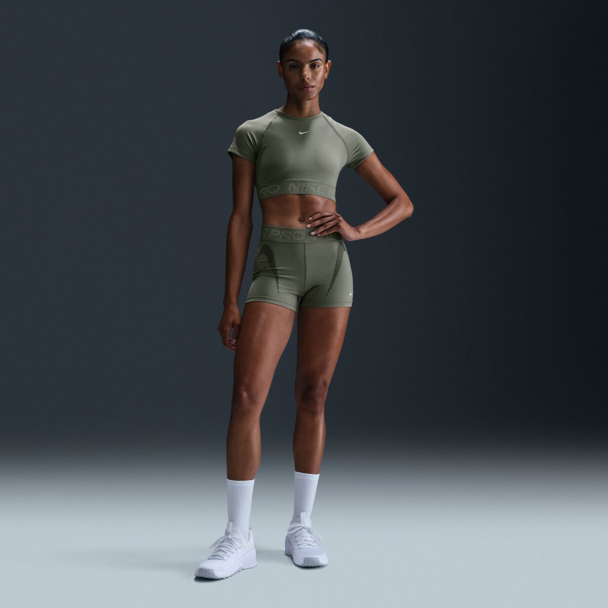T-shirt de mulher Pro Nike Caqui-4