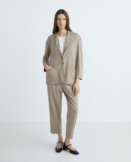 Pantalón largo con bolsillos de mujer