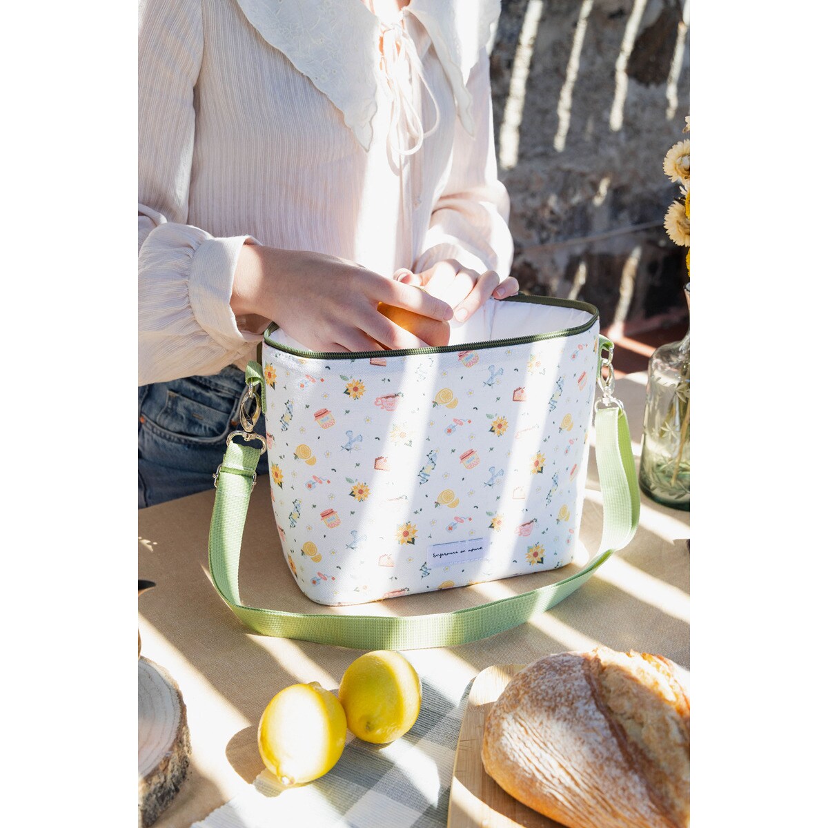 Lancheira asas Enfermera en apuros cottage core 3