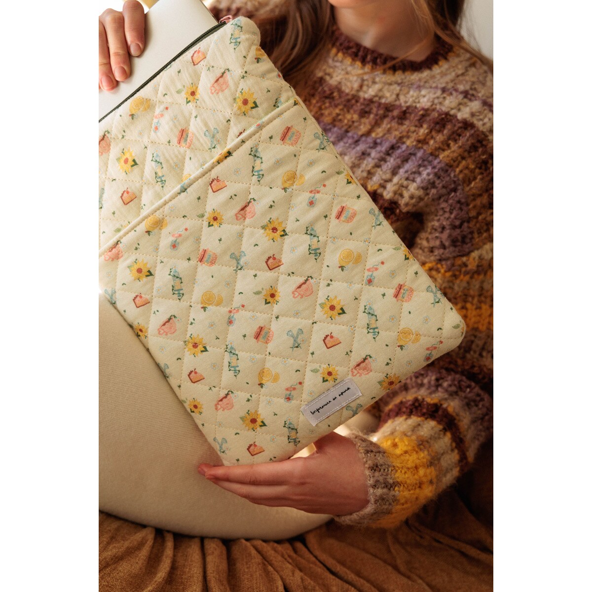 Funda Para Portátil De 14 Pulgadas Con Diseño Floral - Protectora, Organizadora, Tamaño 35x26x3 Cm