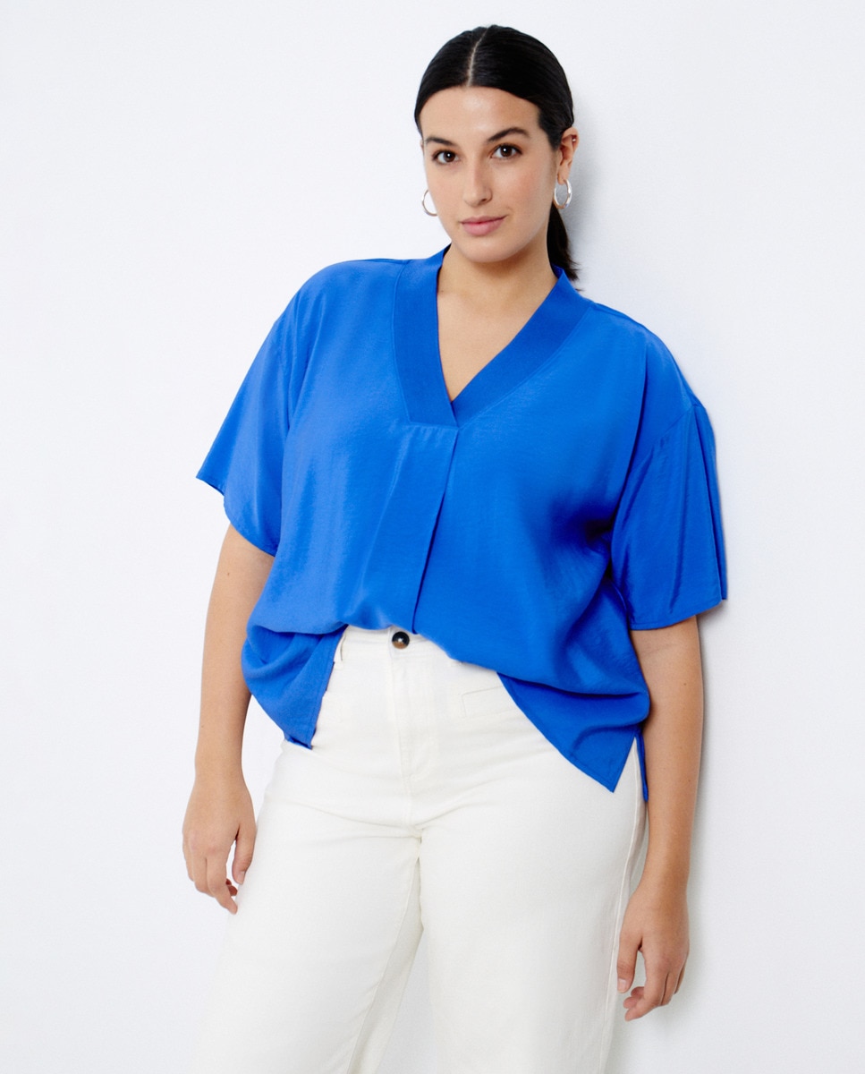 T-shirt de mulher com manga curta e decote em bico 440 Azulão-2