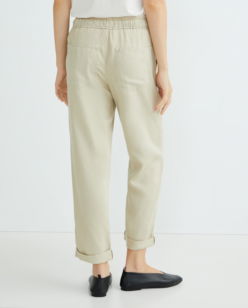 Pantalón mujer bajo vuelta Marrón-3