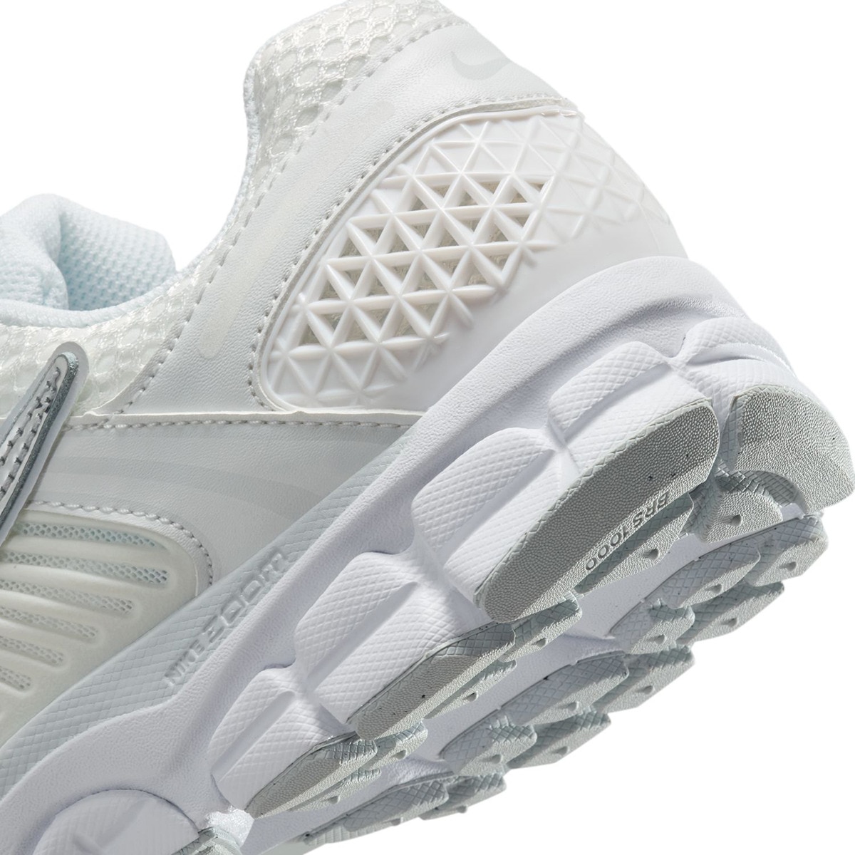 Sapatilhas Casual de Mulher Zoom Vomero 5 Gold Branco-8
