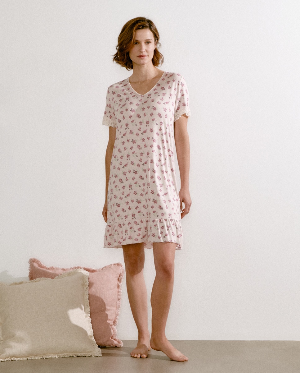 Camisa de Dormir Estampada com Decote em Bico e Folho na Parte Inferior Rosa-1
