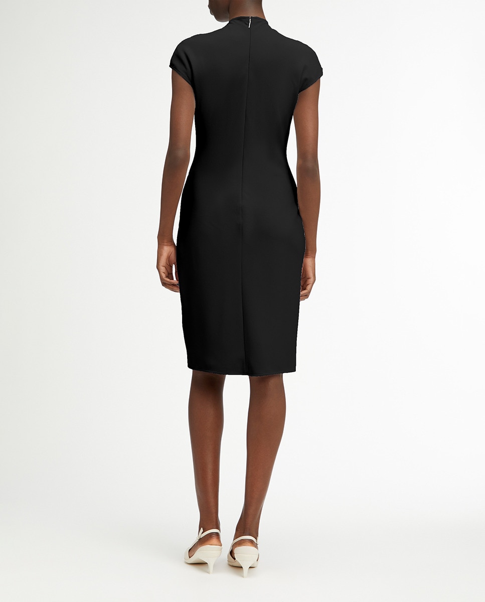 Vestido Curto de Crepe Preto-2