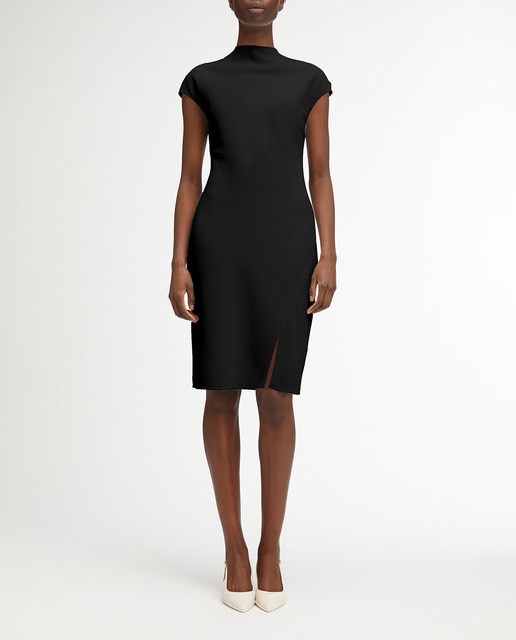 Imagem 0 de Vestido Curto de Crepe