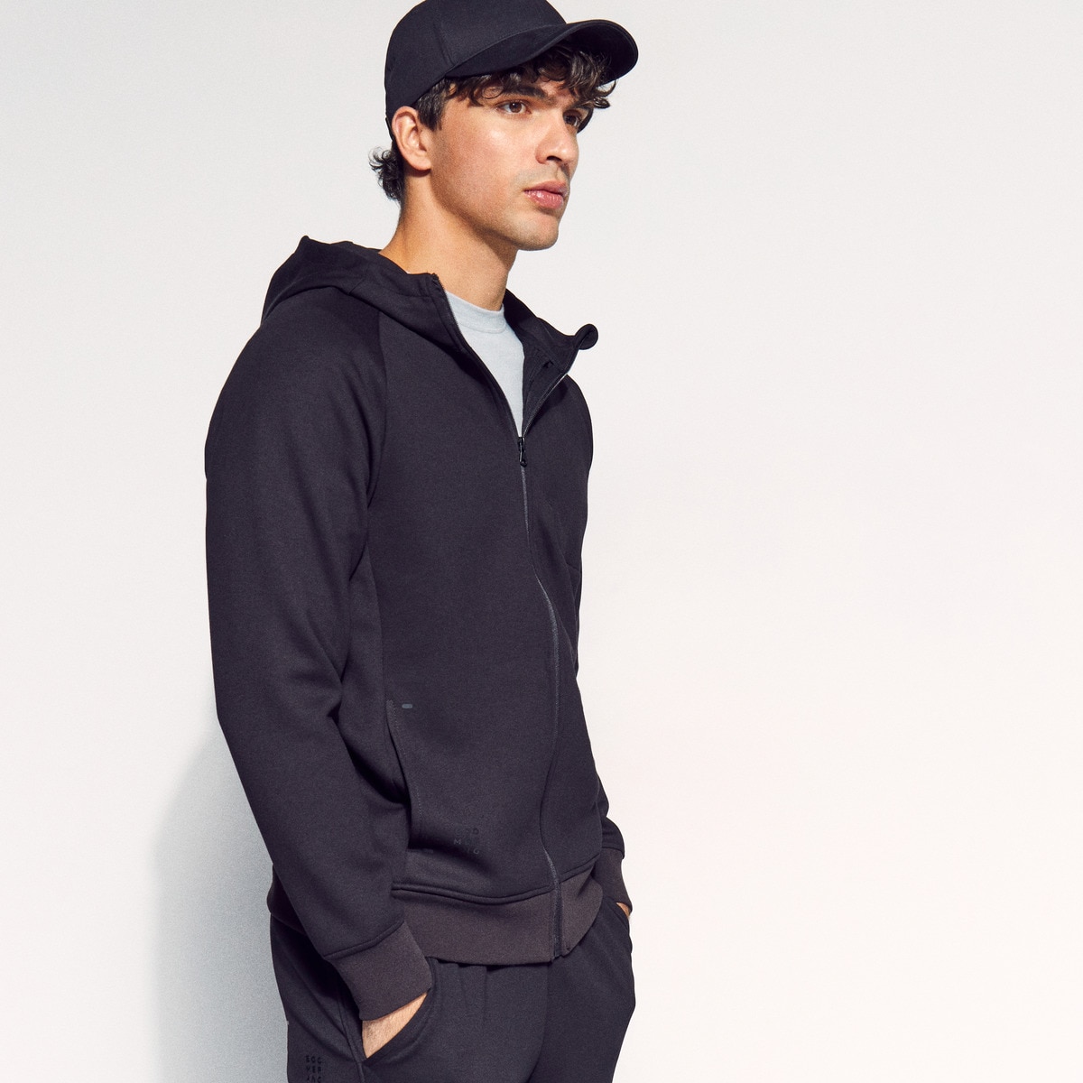 Sweatshirt Aberta de Viscose com Capuz Sportcasual de Homem Preto-1