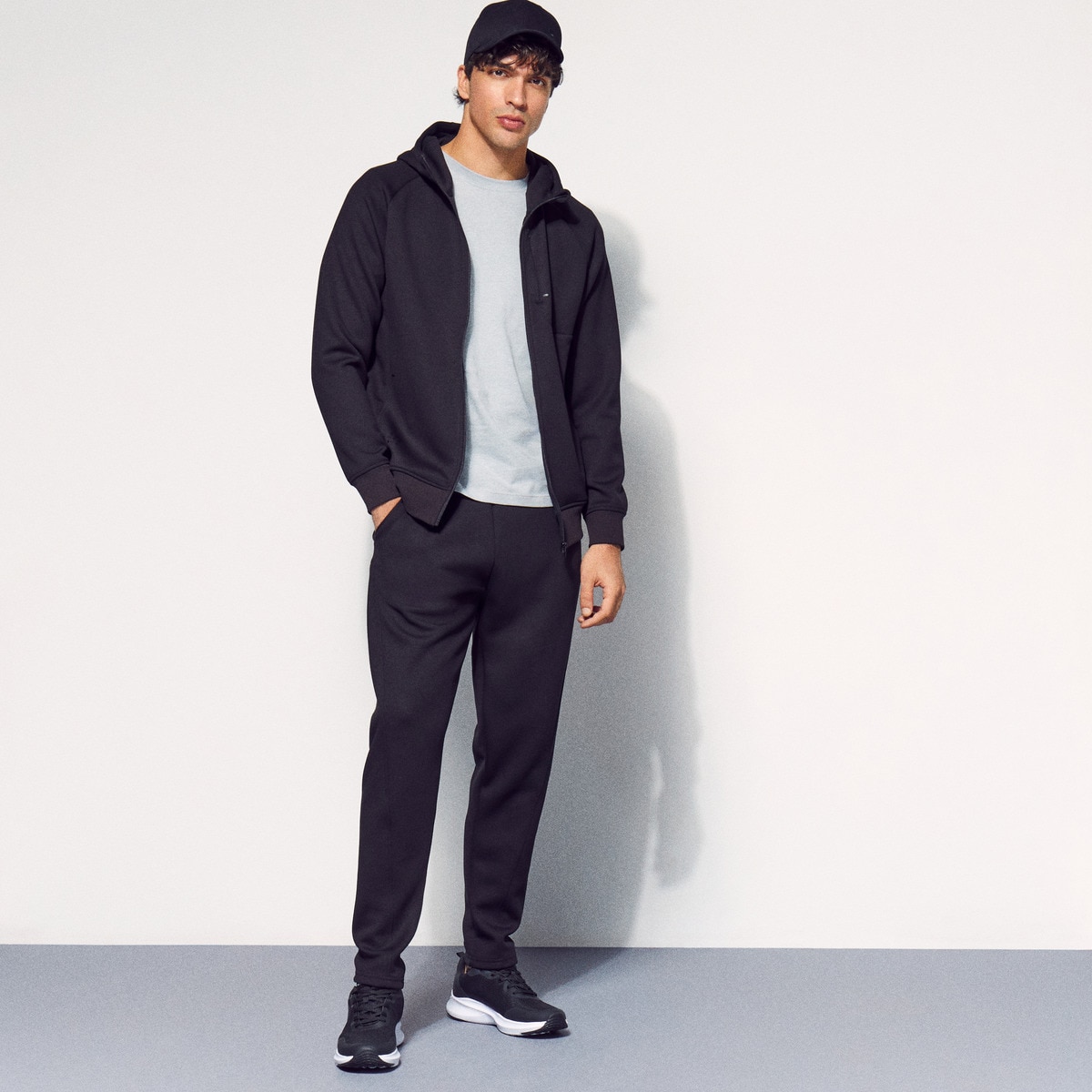 Sweatshirt Aberta de Viscose com Capuz Sportcasual de Homem Preto-2