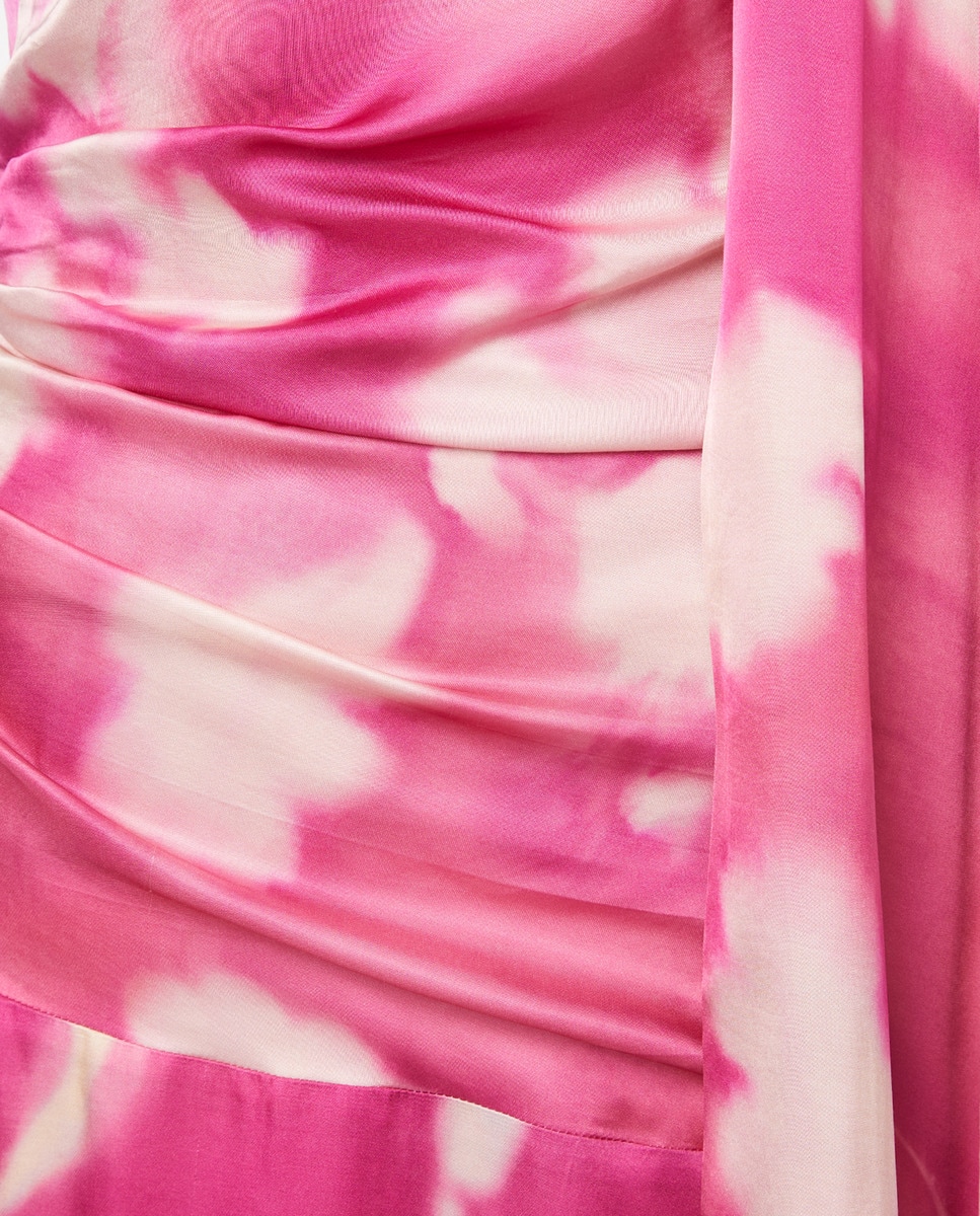 Vestido com Decote Assimétrico Estampado Rosa-5