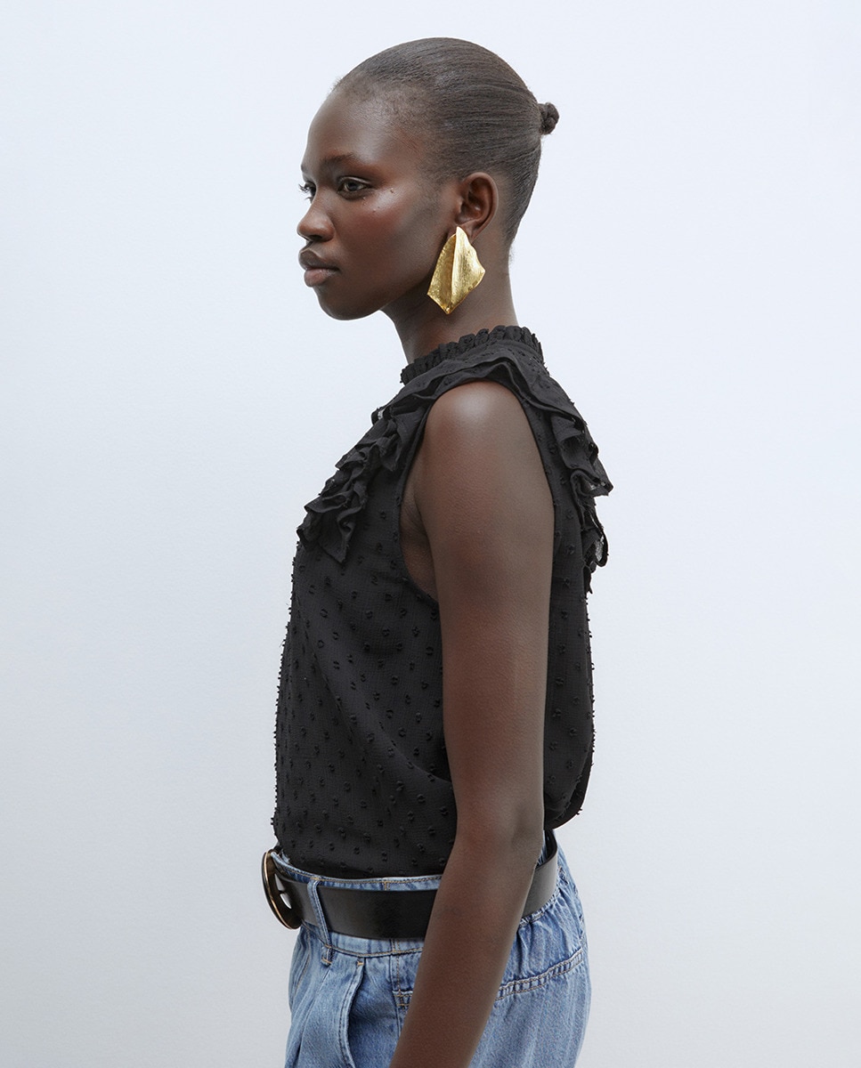 Blusa com Renda e Plumetti Preto-4