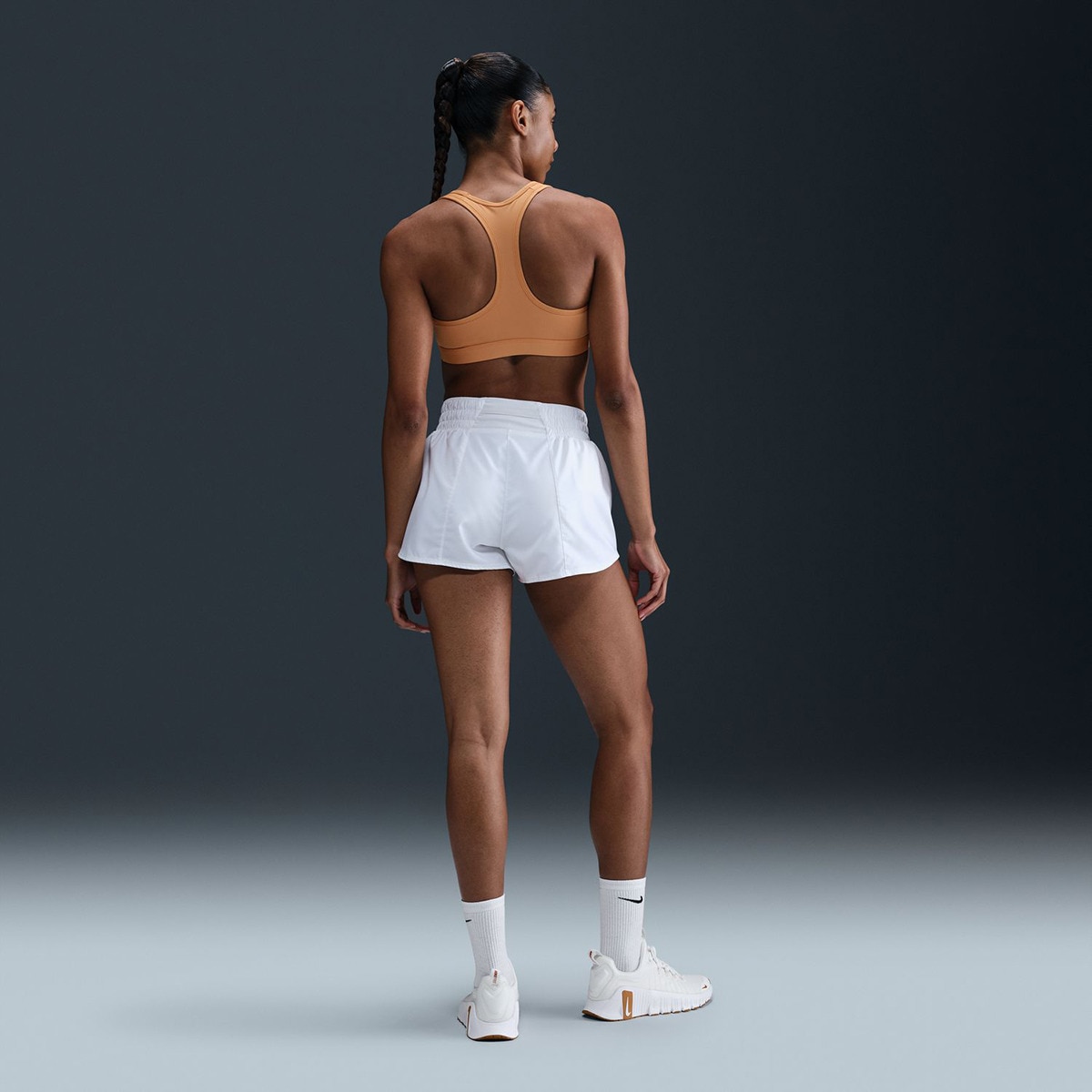 Top de Mulher Swoosh Medium Support Verde-2