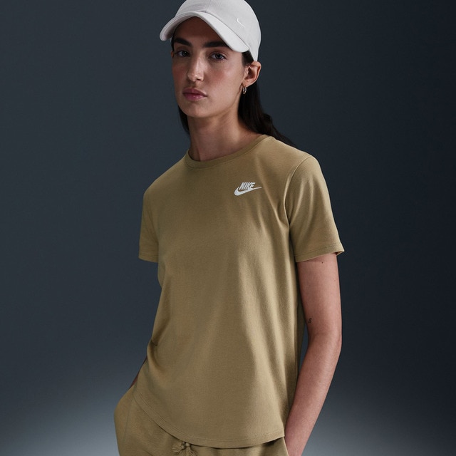 Imagen 0 de Camiseta de mujer Sportswear Club Essentials Nike