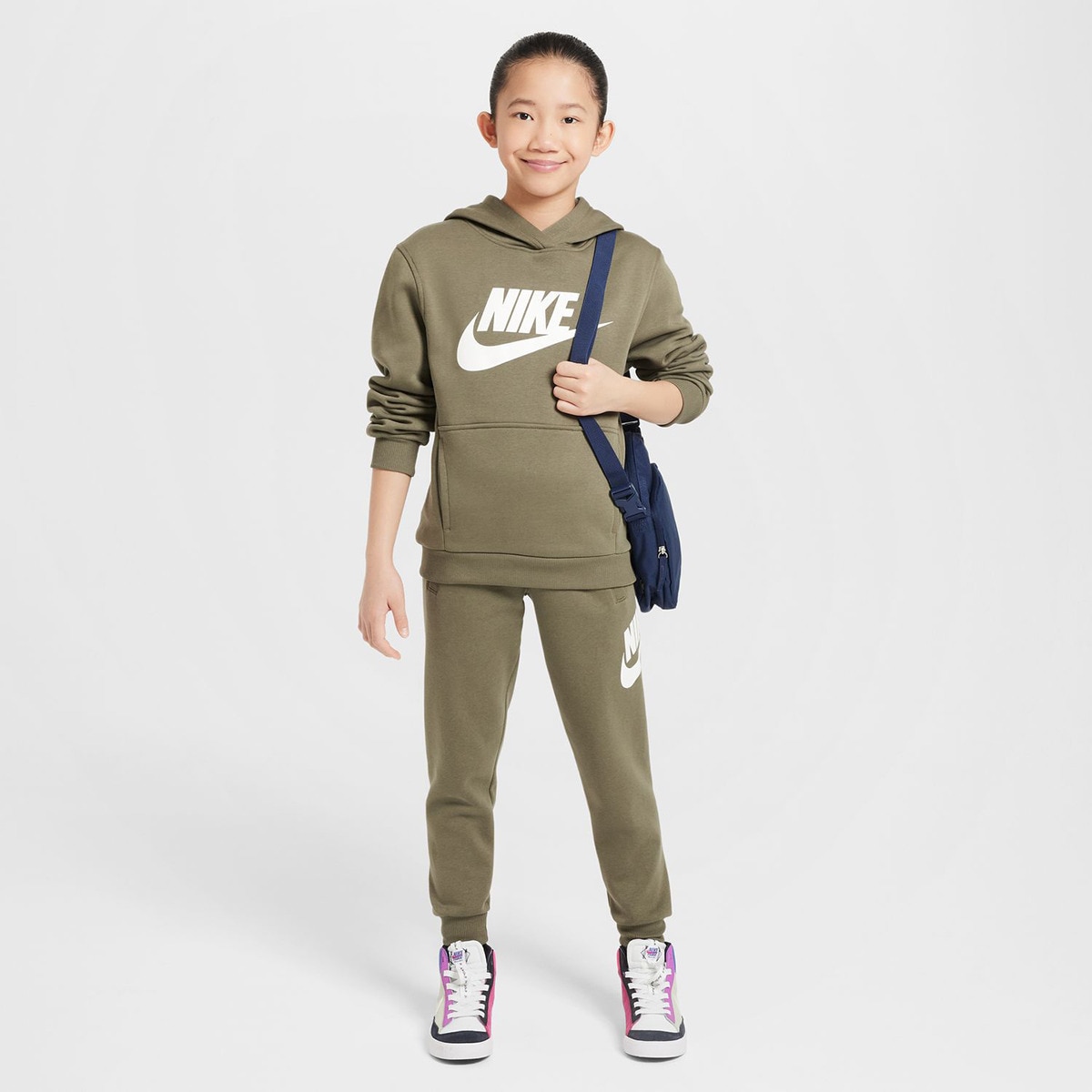 Sweatshirt de criança Sportswear Club Fleece Verde Azeitona-7