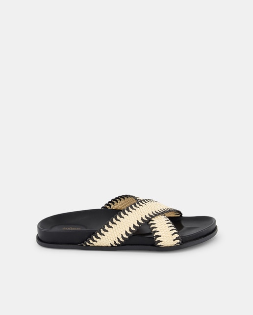 Imagen 0 de Sandalias con tiras cruzadas