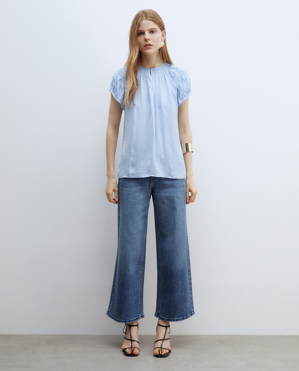 Blusa com Elásticos na Gola Azul-claro-6