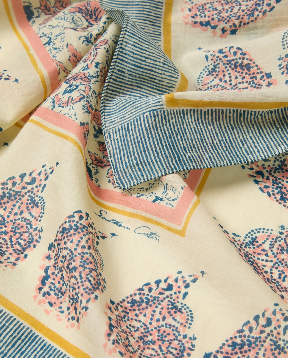Lenço Vintage Estampado Rosa-2