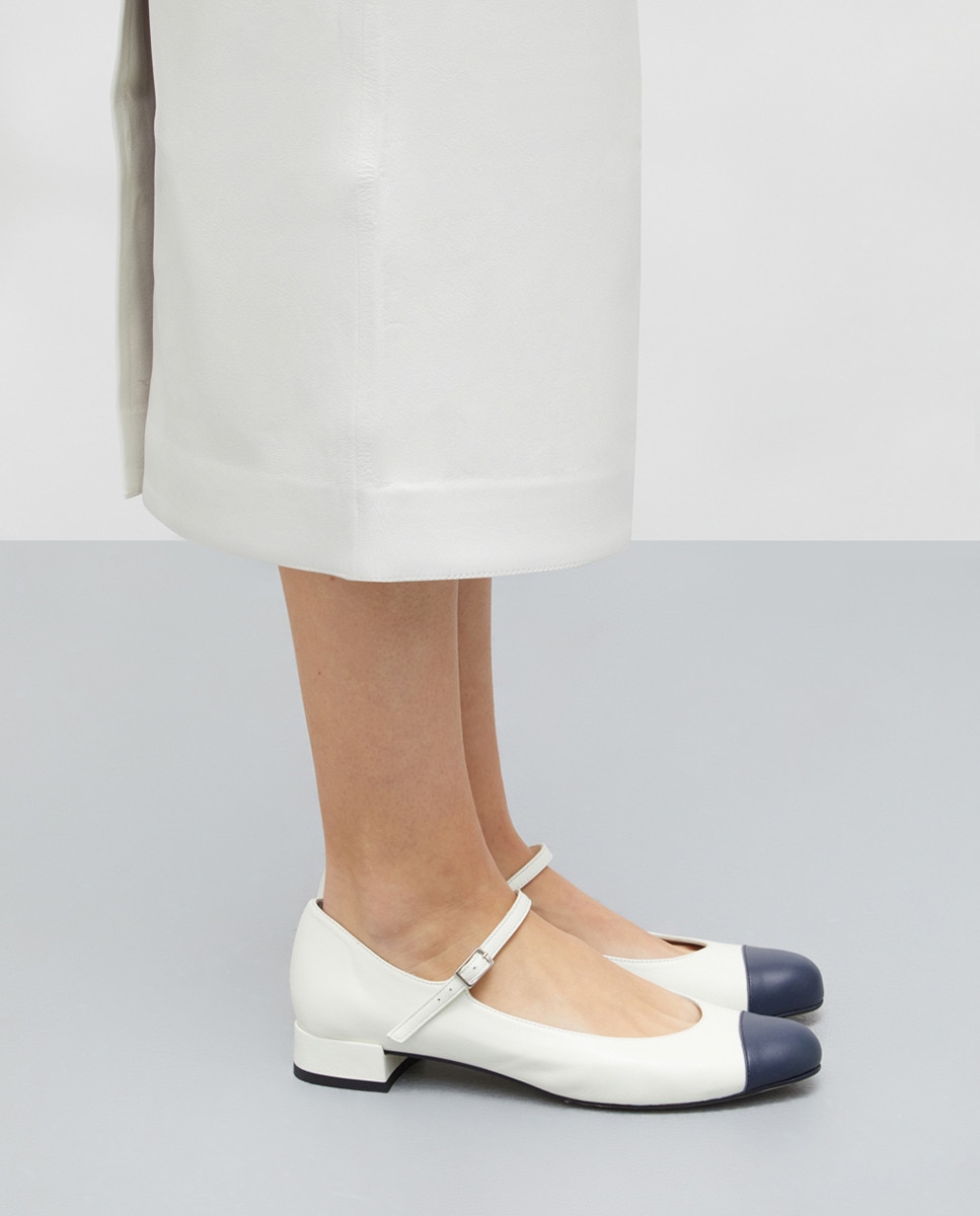 Sapatos de Presilha em Pele Branco mate-4
