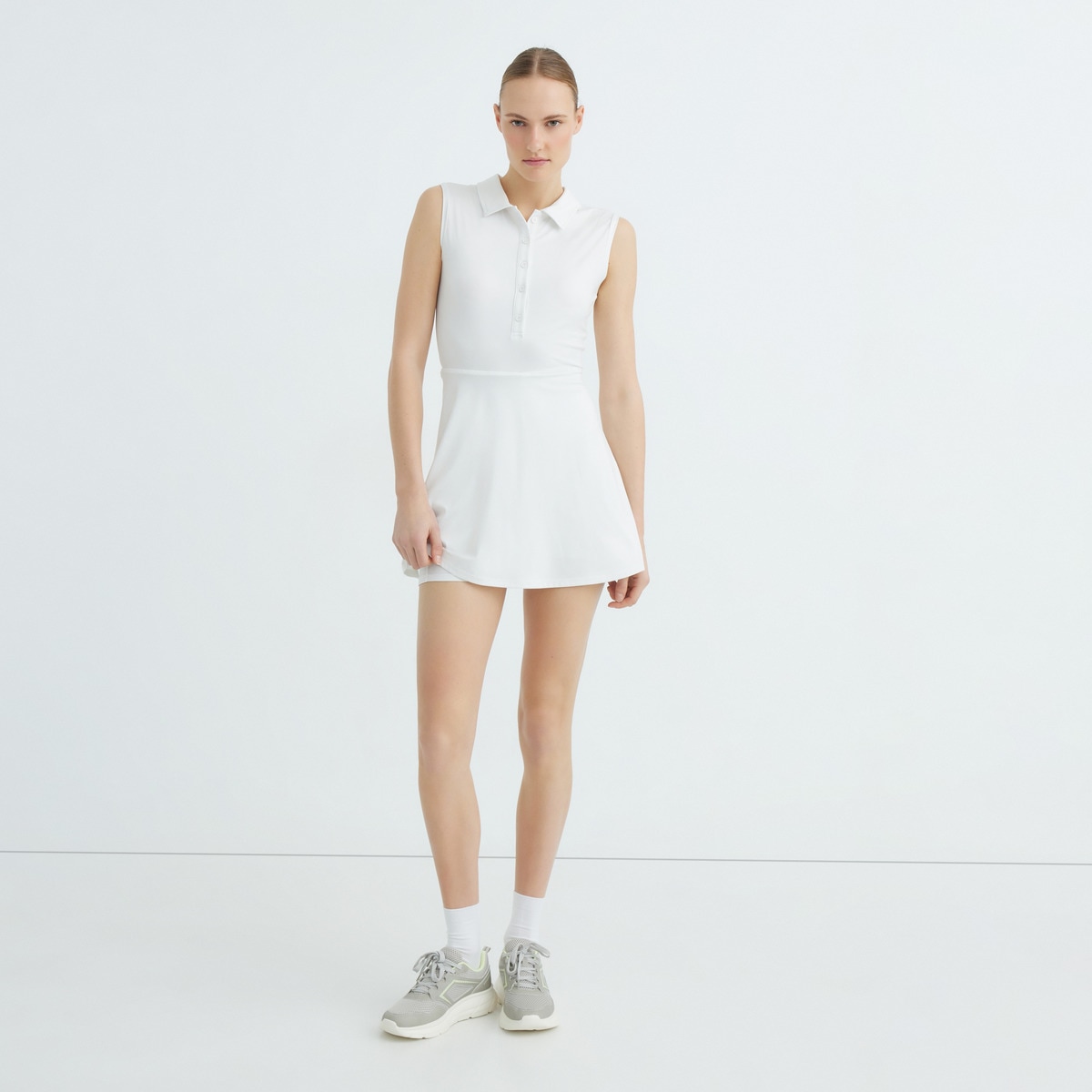 Imagen 0 de Vestido  tenis mujer