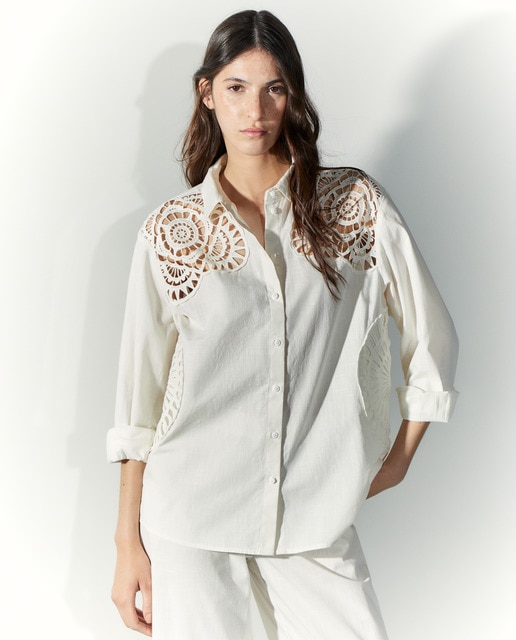 Imagen 0 de Camisa de mujer manga larga troquelado